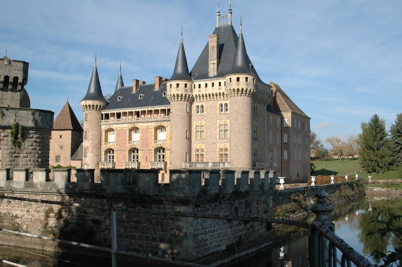 hotel de bourgogne La Clayette Buitenkant foto